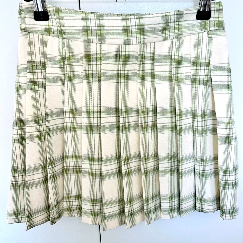 New JING, new without tag, green white pleated short skirt, Size S